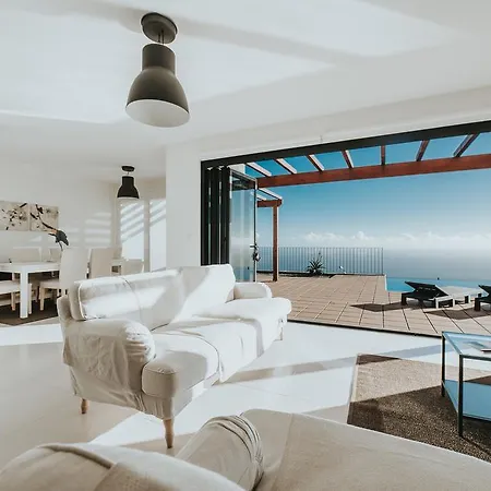 Ocean View Villa *